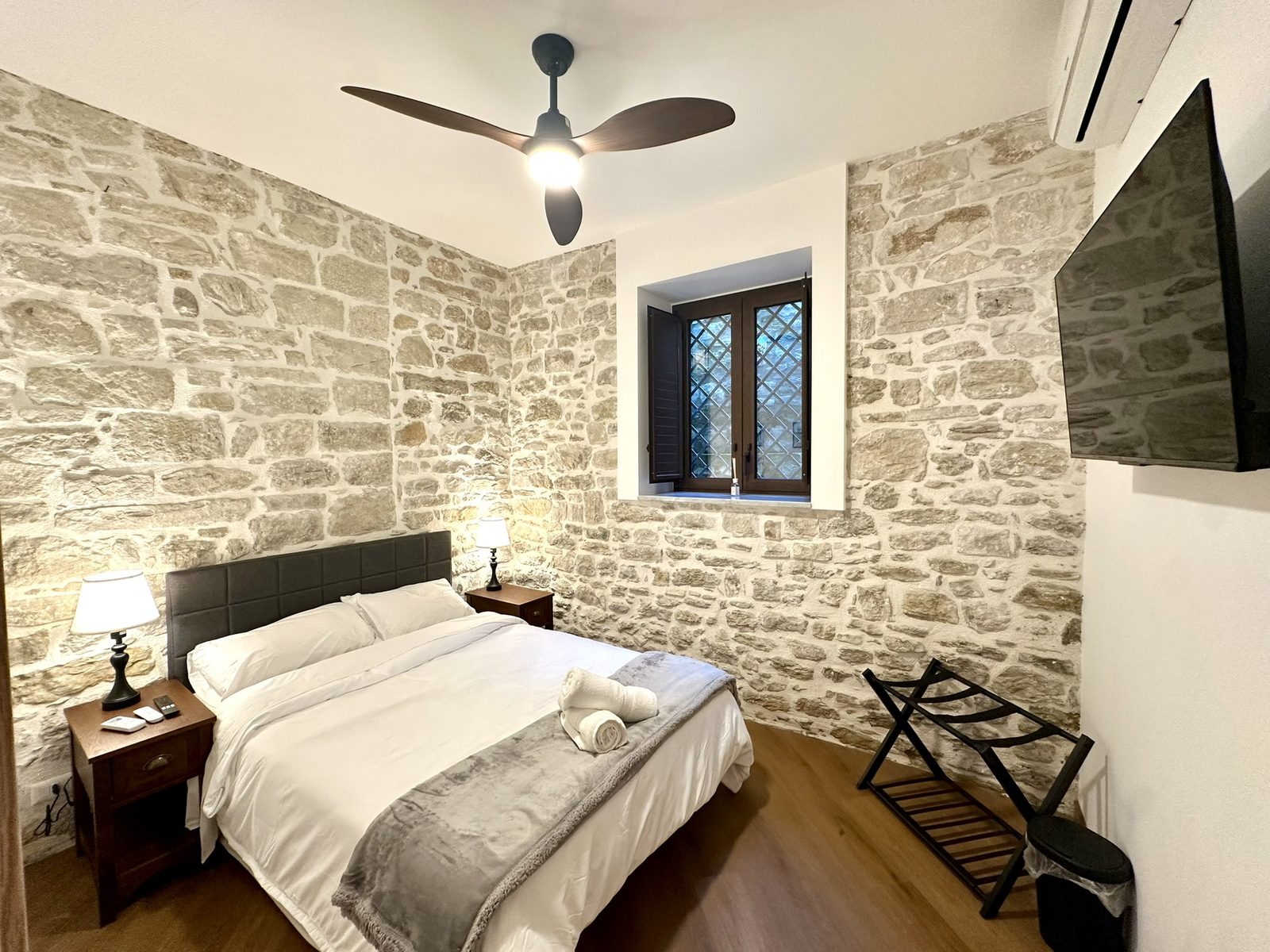 Casa del Monte &mdash; bedroom one